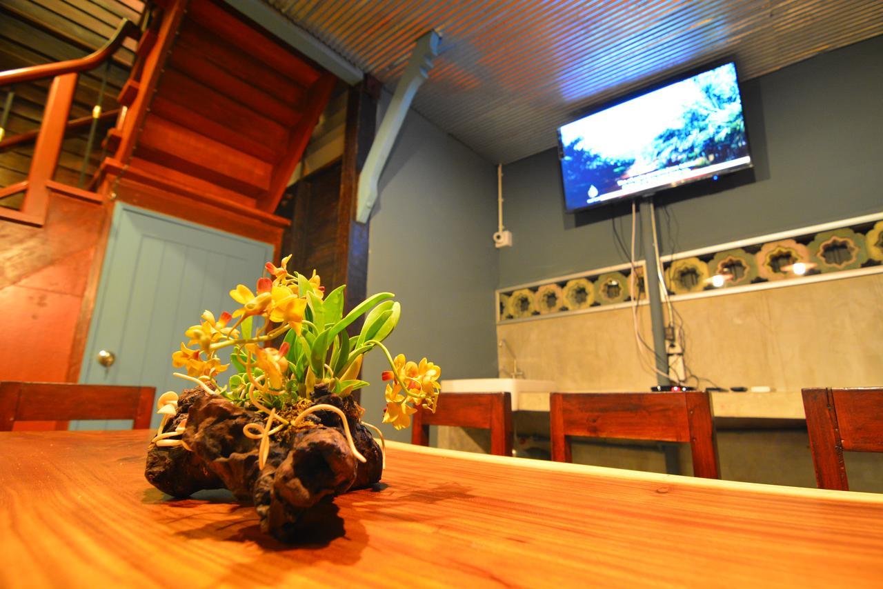 בנגקוק La Moon Hostel מראה חיצוני תמונה